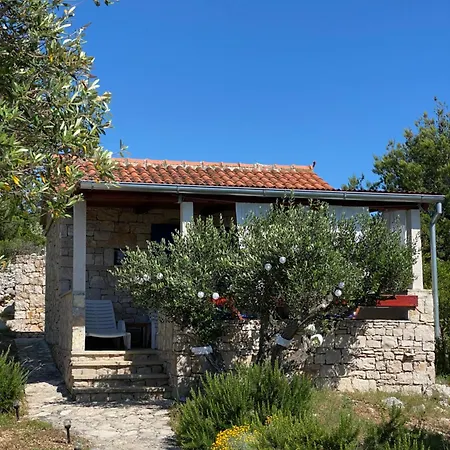 Robinson Style House Zminjak Holiday home *